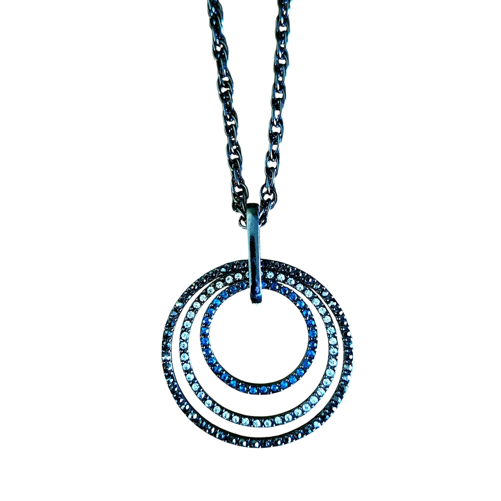 😁White House Black Market Blue and Silver Circle Necklace